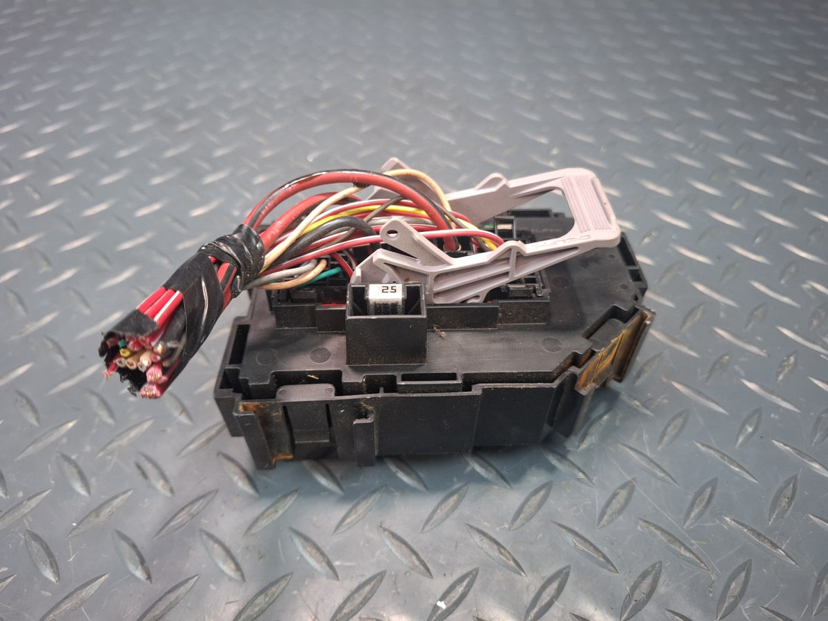 2008-2009 Hummer H2 Cabin Interior Junction Fuse Relay Box