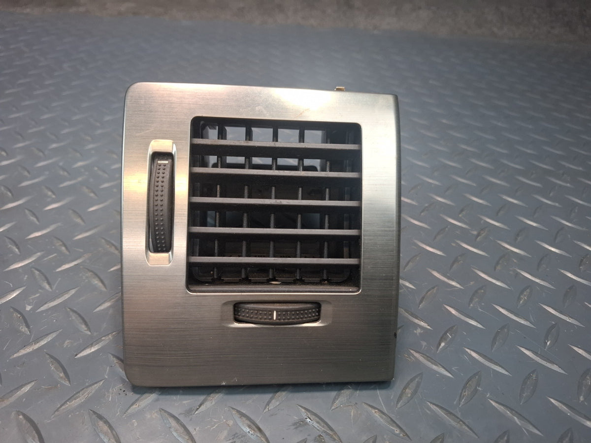 2008-2009 Hummer H2 Dash Front Right Side Trim Panel W/ A/C Air Vent