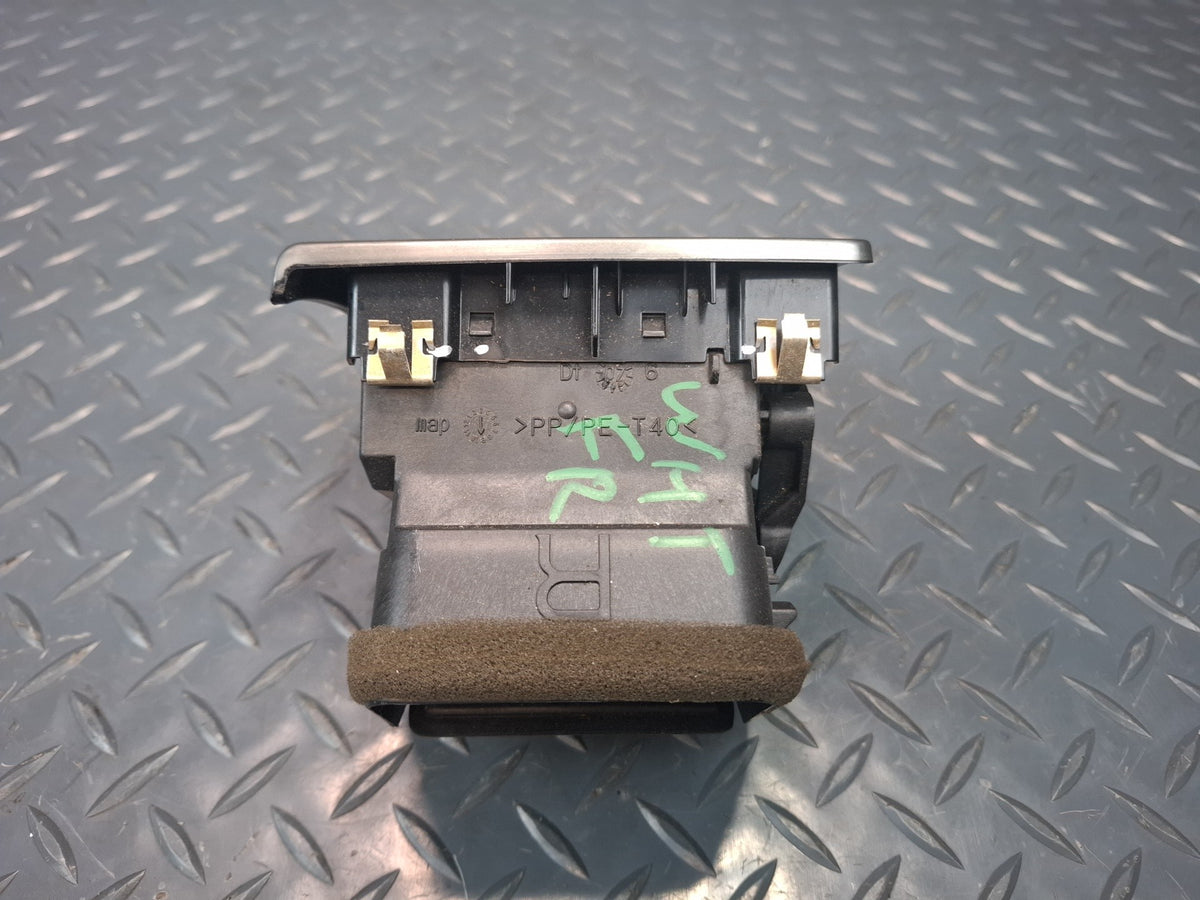 2008-2009 Hummer H2 Dash Front Right Side Trim Panel W/ A/C Air Vent