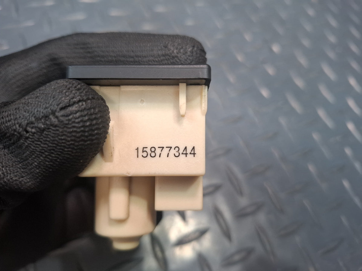 2008-2009 Hummer H2 Instrument Panel Dash Passenger BAG Switch Control