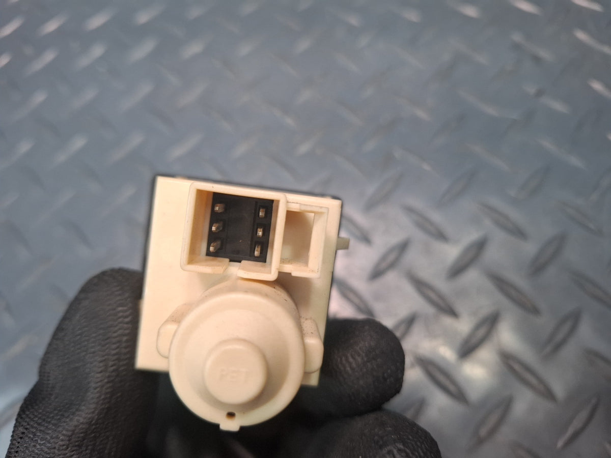 2008-2009 Hummer H2 Instrument Panel Dash Passenger BAG Switch Control