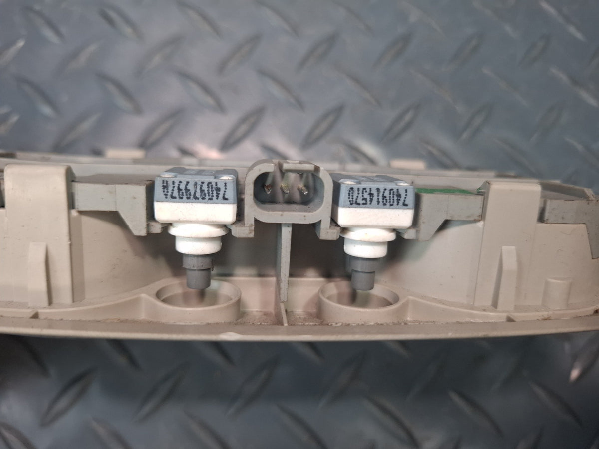 2008-2009 Hummer H2 Upper Roof Overhead Dome Reading Interior Light Lamp Damaged