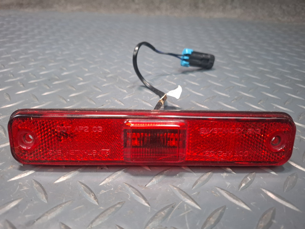 2003-2009 Hummer H2 Rear Left & Right Side Marker Light Lamp Set of 2