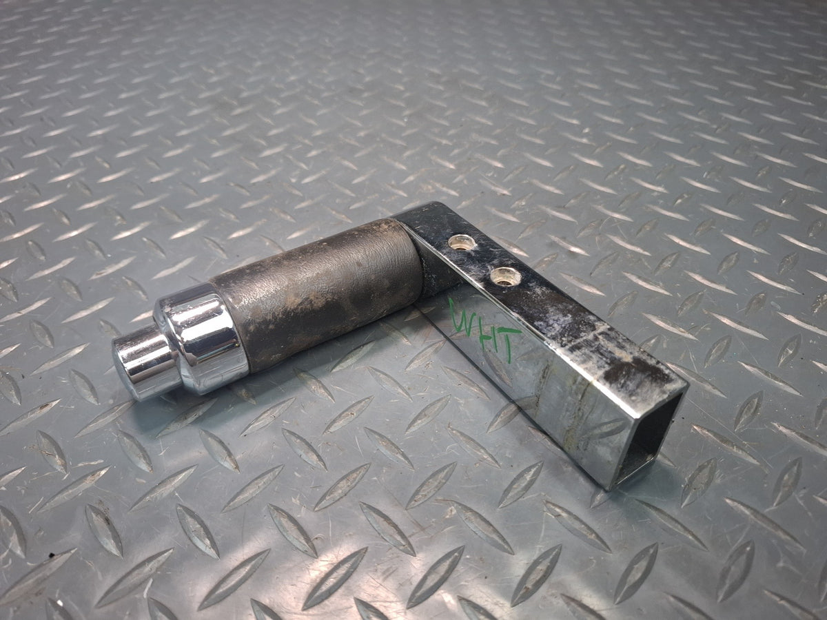 2008-2009 Hummer H2 A/T Automatic Transmission Shifter Shift Knob Handle Damaged
