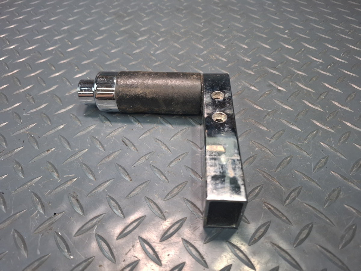 2008-2009 Hummer H2 A/T Automatic Transmission Shifter Shift Knob Handle Damaged
