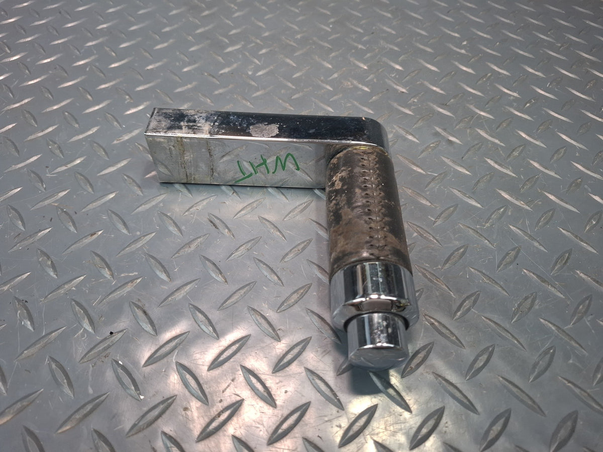 2008-2009 Hummer H2 A/T Automatic Transmission Shifter Shift Knob Handle Damaged