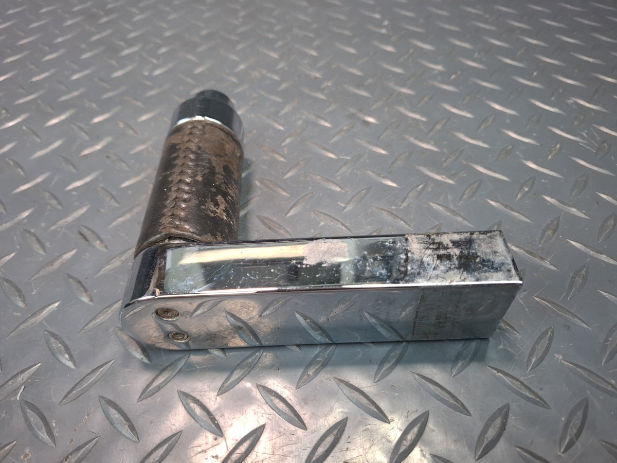 2008-2009 Hummer H2 A/T Automatic Transmission Shifter Shift Knob Handle Damaged