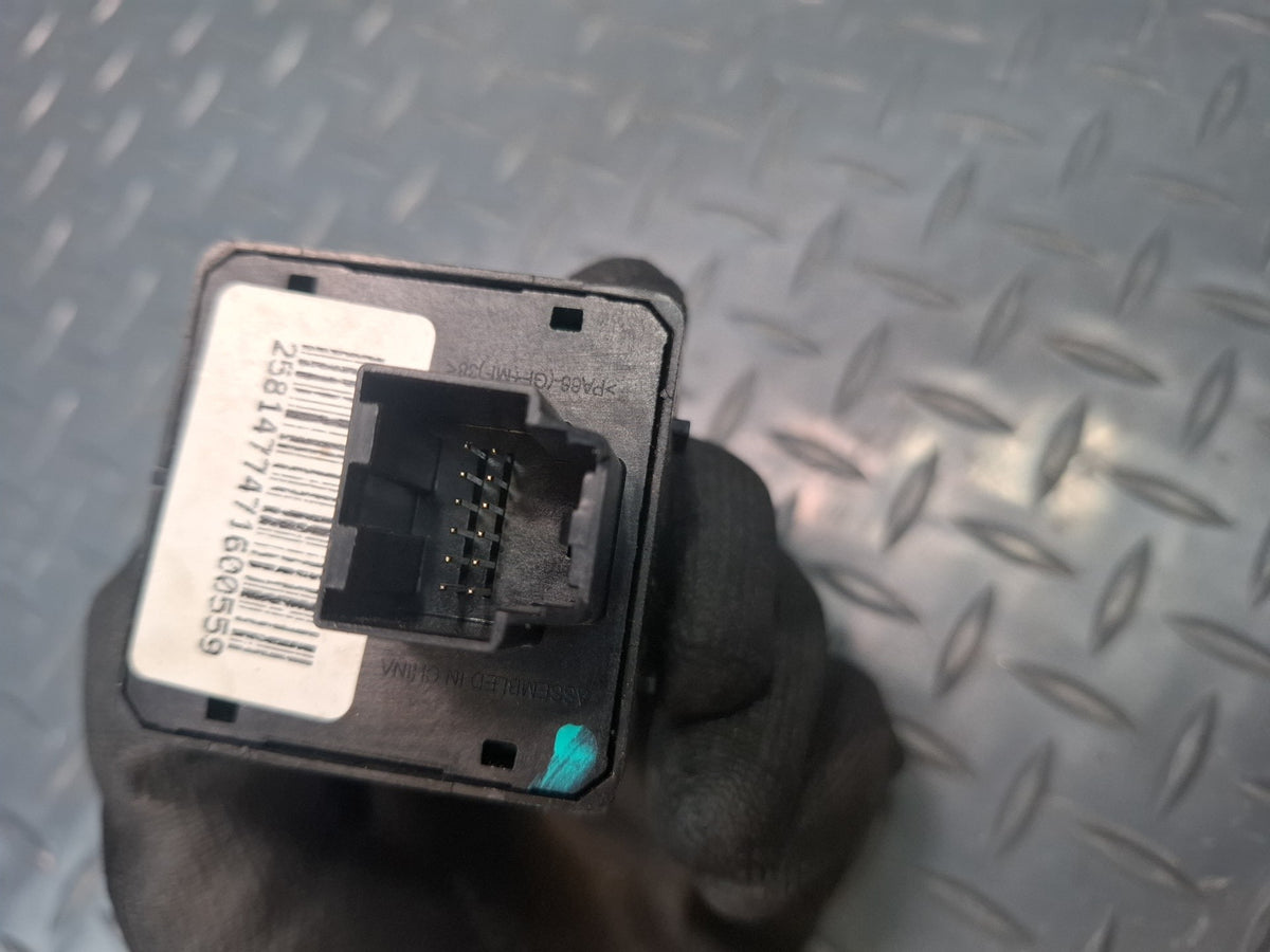 2008-2009 Hummer H2 hi Low Locking Rear Differential Button Switch Control