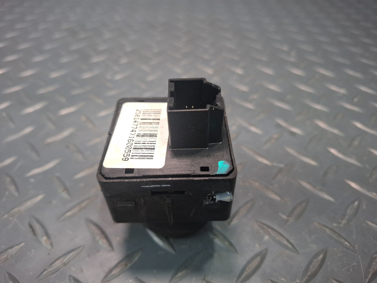 2008-2009 Hummer H2 hi Low Locking Rear Differential Button Switch Control