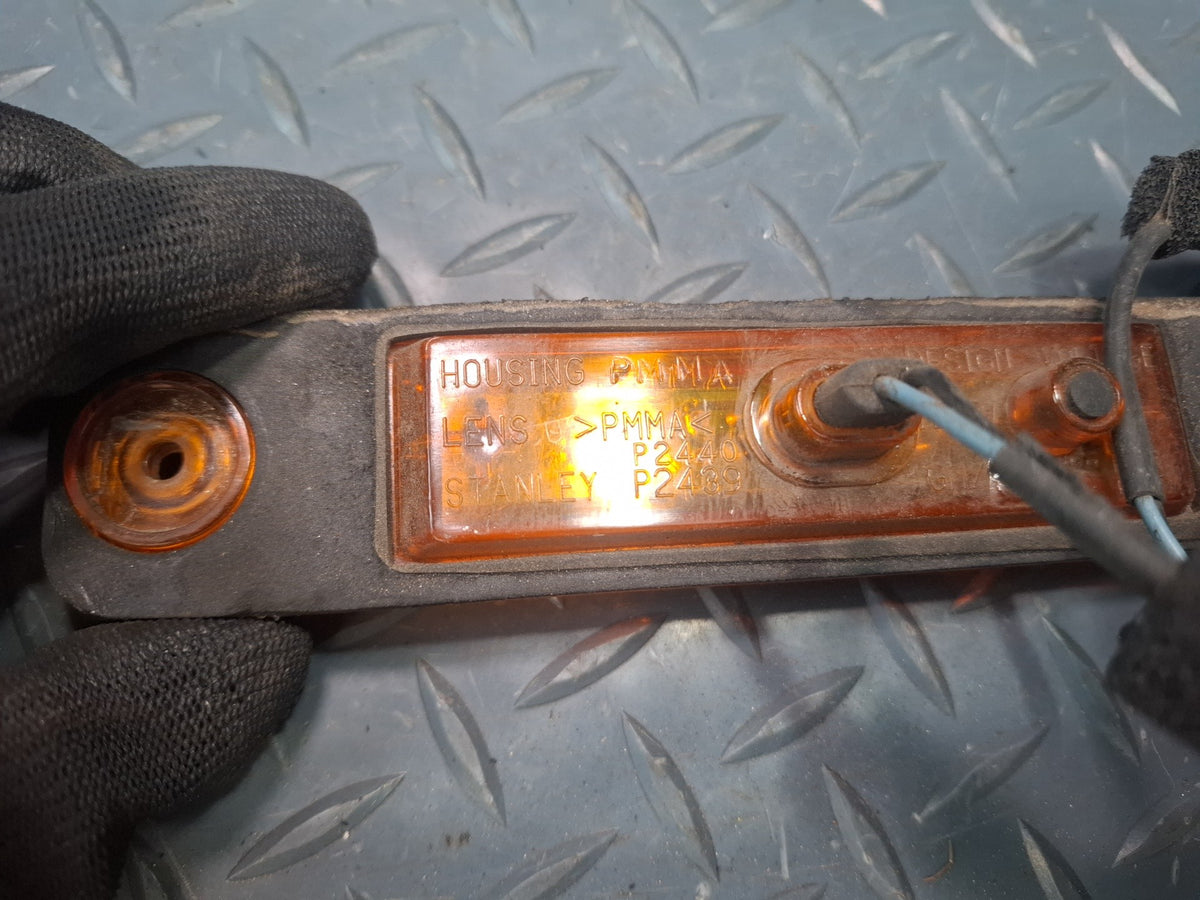 2003-2009 Hummer H2 Front Left & Right Side Marker Light Lamp Set of 2