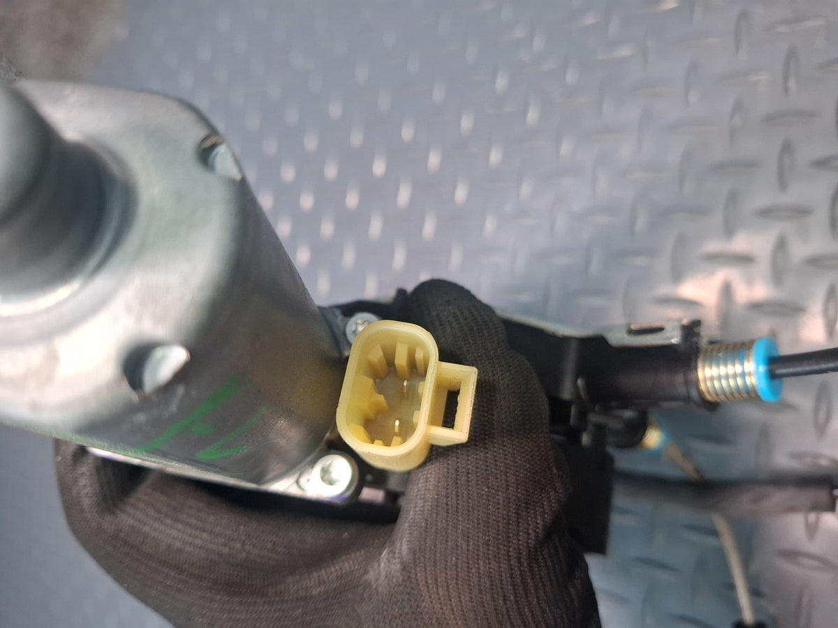 2003-2009 Hummer H2 Front Left Side Door Window Regulator W/ Motor