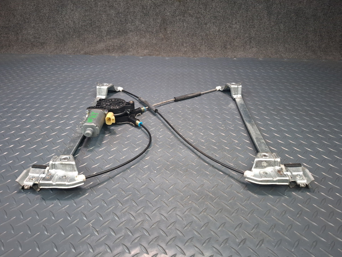 2003-2009 Hummer H2 Front Right Side Door Window Regulator W/ Motor