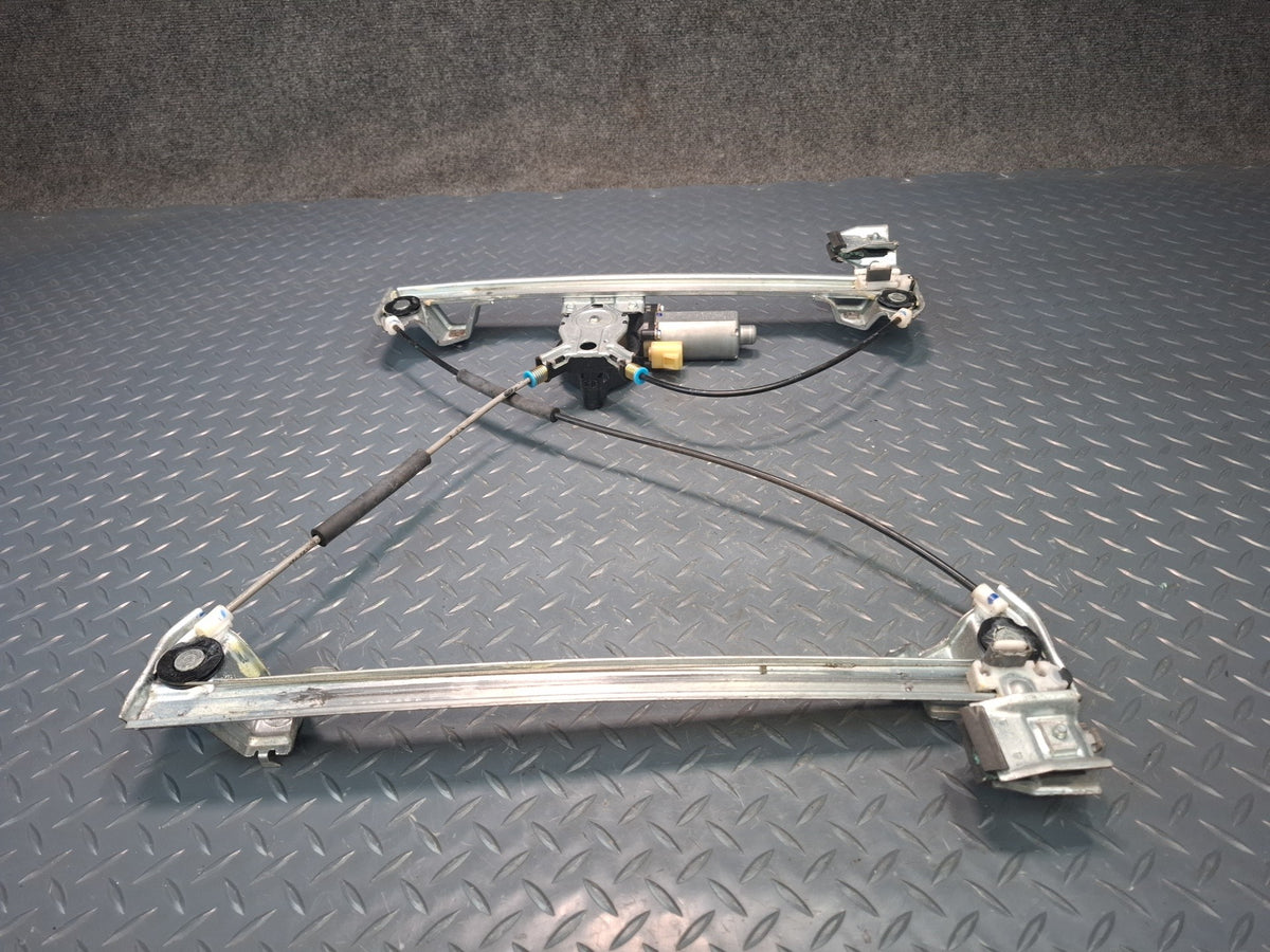 2003-2009 Hummer H2 Front Right Side Door Window Regulator W/ Motor