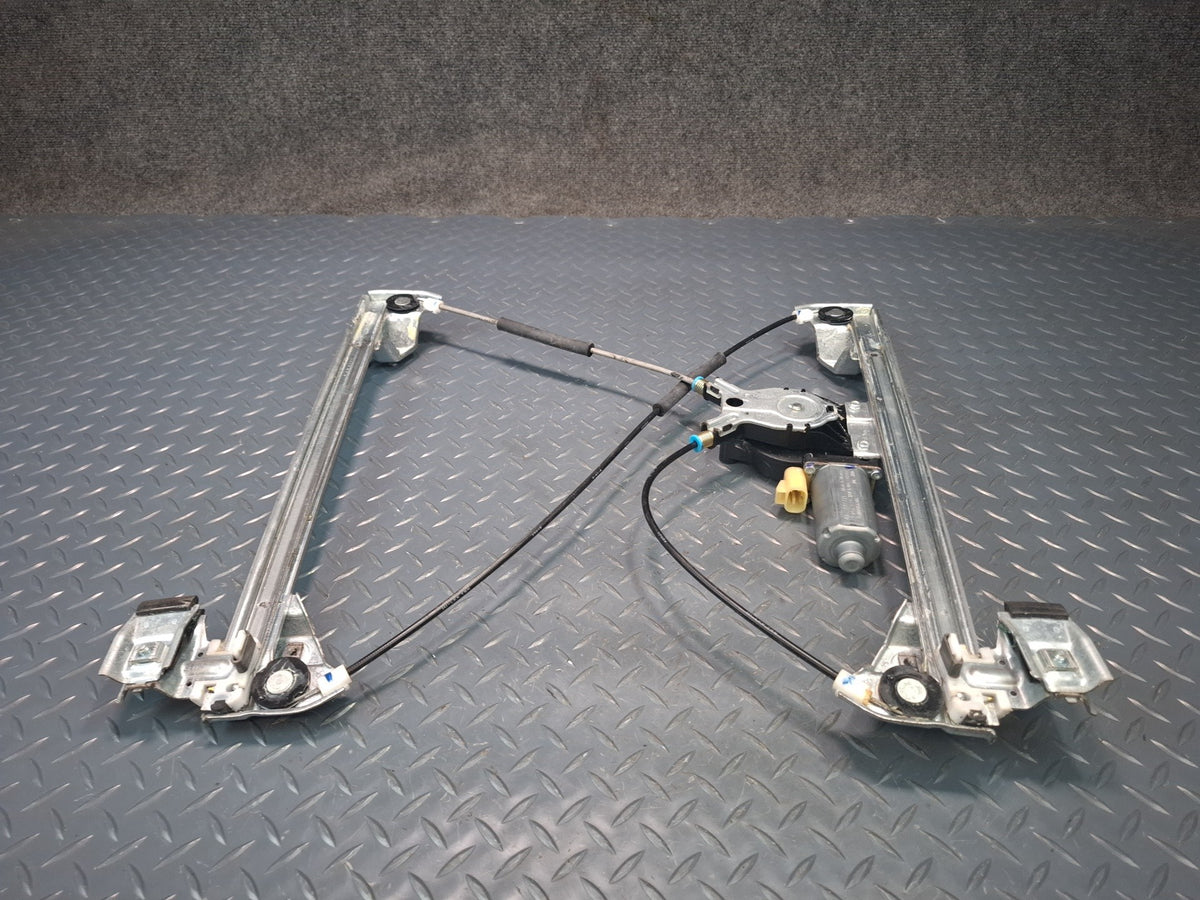2003-2009 Hummer H2 Front Right Side Door Window Regulator W/ Motor