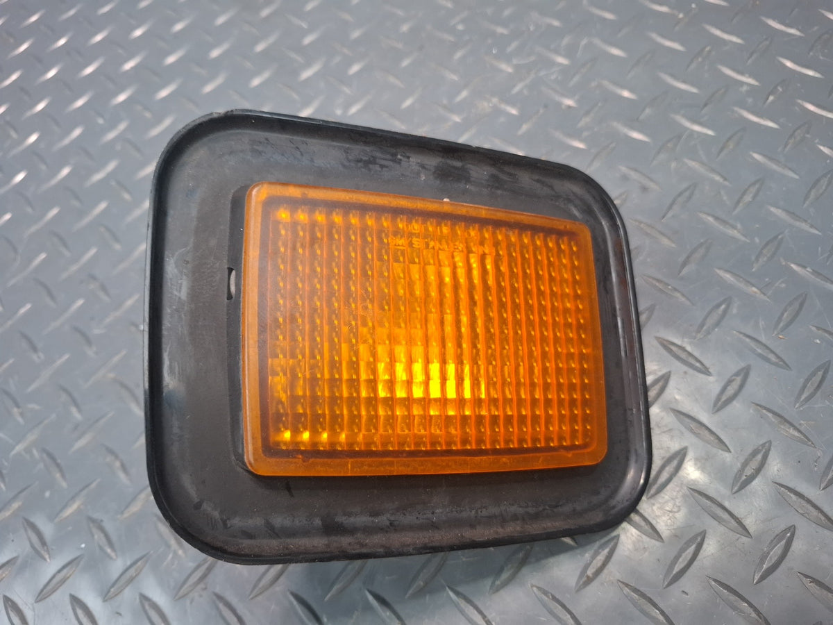 2003-2009 Hummer H2 Front Left & Right Turn Signal Parking Light Lamp Set of 2