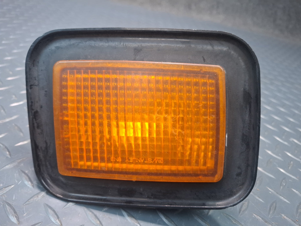 2003-2009 Hummer H2 Front Left & Right Turn Signal Parking Light Lamp Set of 2