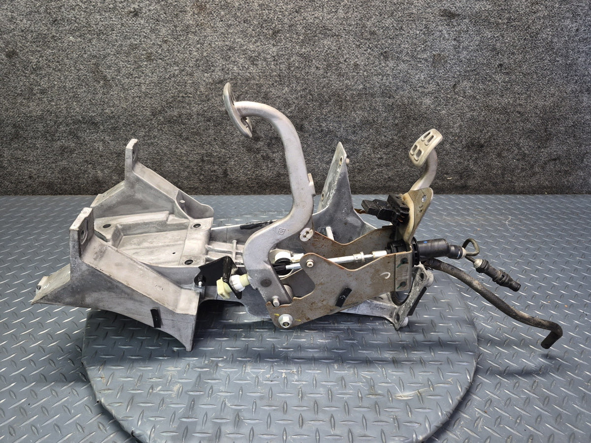 05-08 Chevrolet Corvette C6 Clutch & Brake Pedal w Bracket OEM