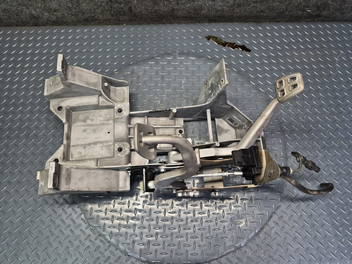 05-08 Chevrolet Corvette C6 Clutch & Brake Pedal w Bracket OEM