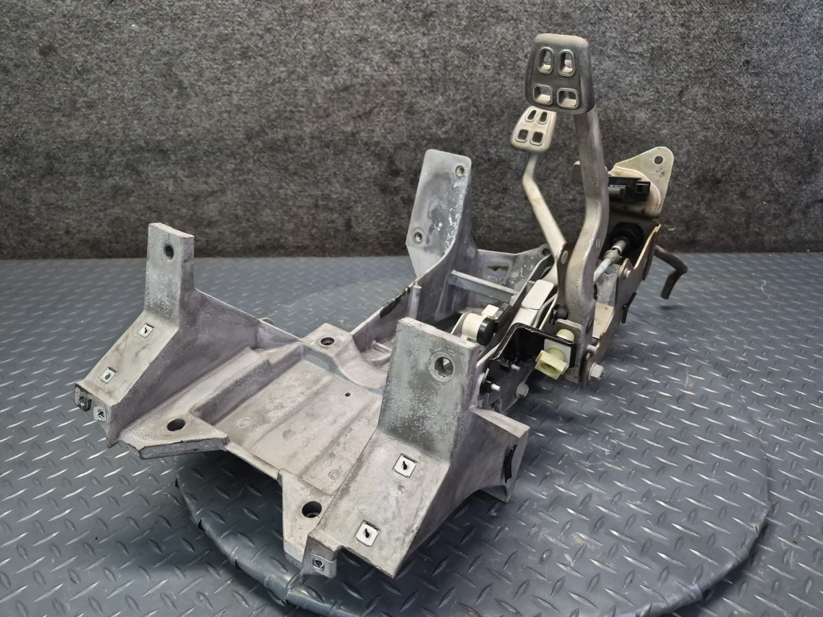 05-08 Chevrolet Corvette C6 Clutch & Brake Pedal w Bracket OEM