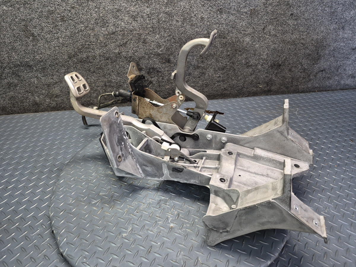 05-08 Chevrolet Corvette C6 Clutch & Brake Pedal w Bracket OEM