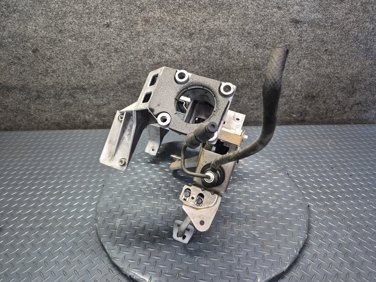 05-08 Chevrolet Corvette C6 Clutch & Brake Pedal w Bracket OEM