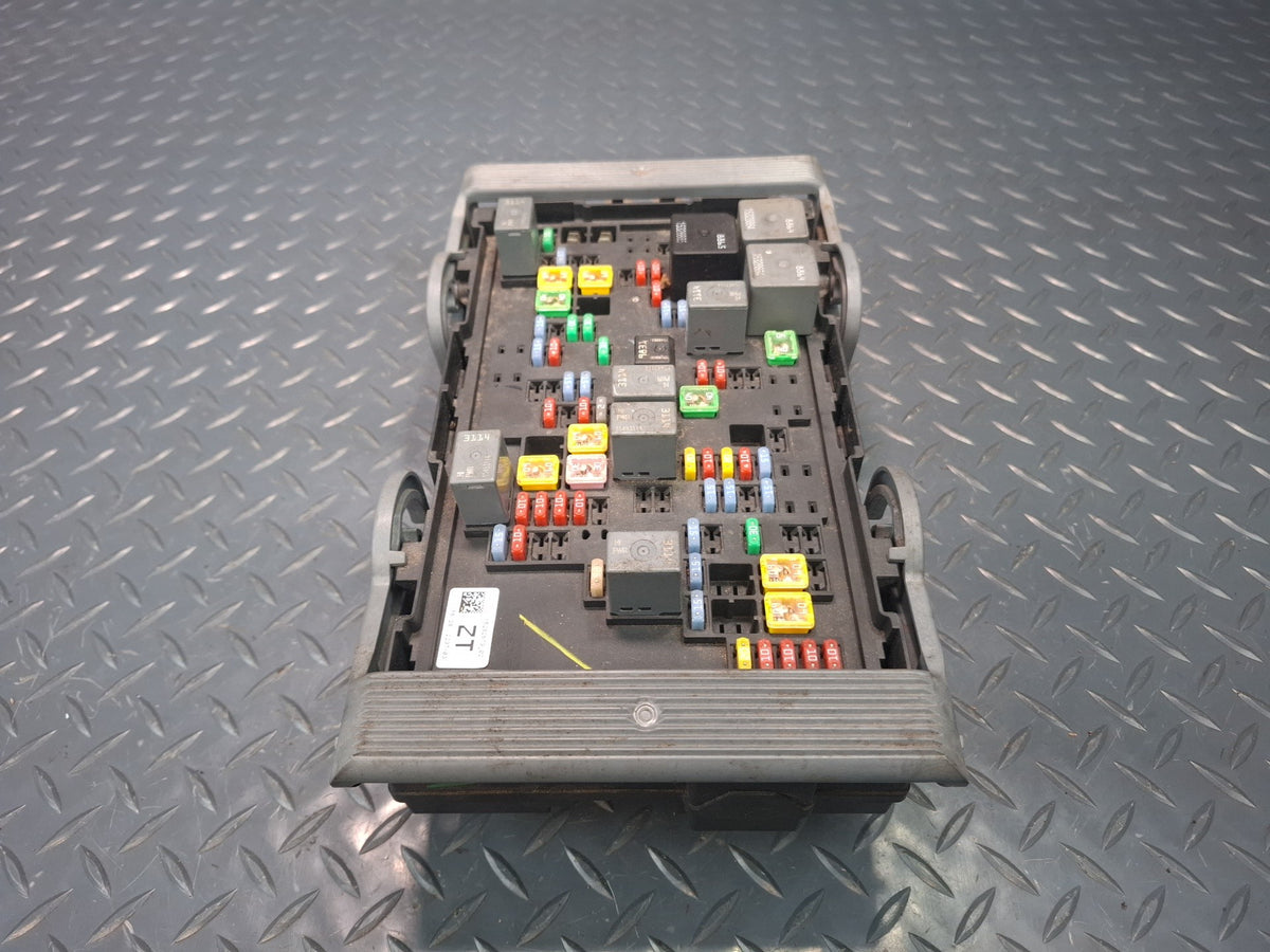 2008-2009 Hummer H2 Engine Bay Junction Fuse Relay Box 15282679