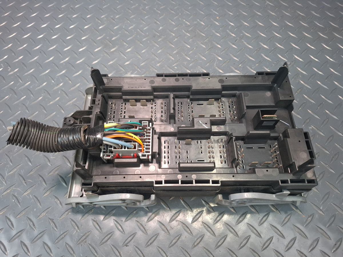 2008-2009 Hummer H2 Engine Bay Junction Fuse Relay Box 15282679