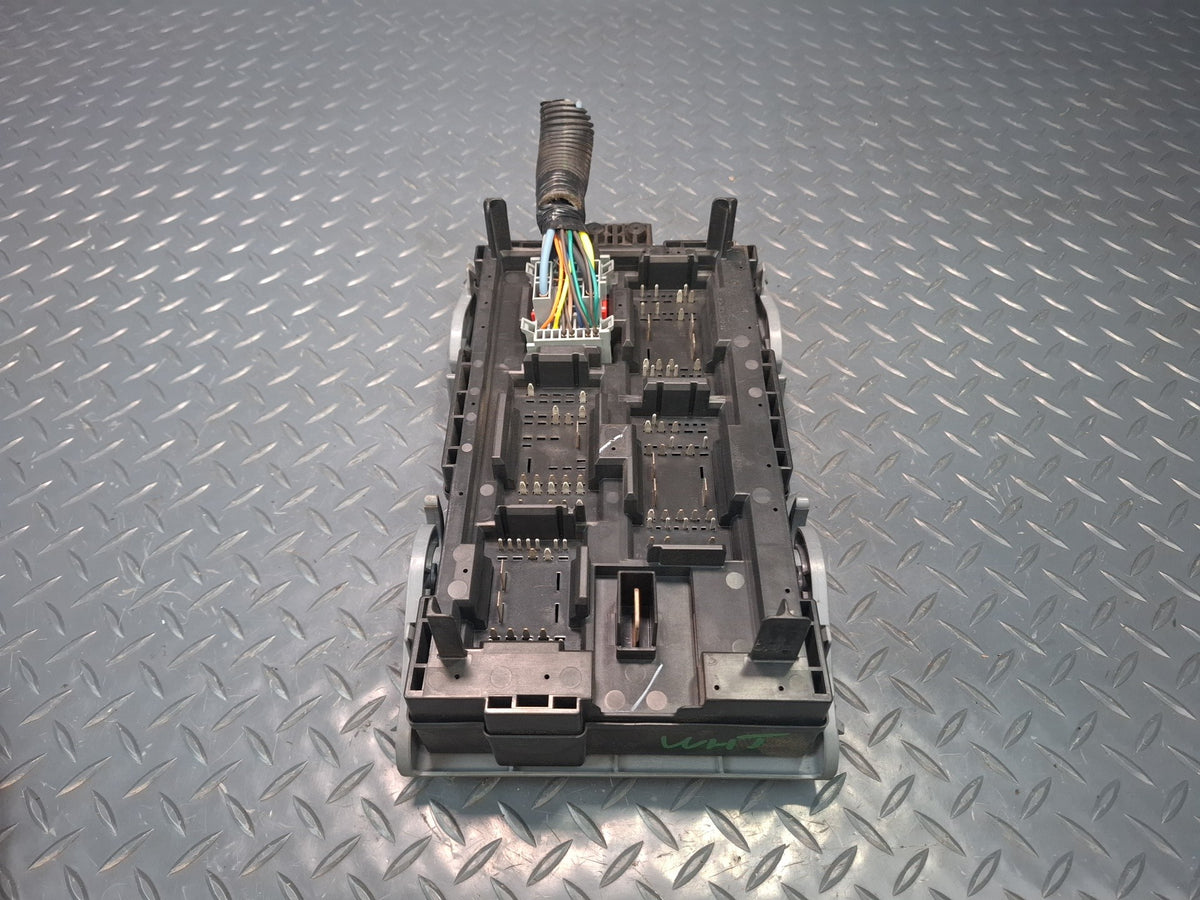 2008-2009 Hummer H2 Engine Bay Junction Fuse Relay Box 15282679