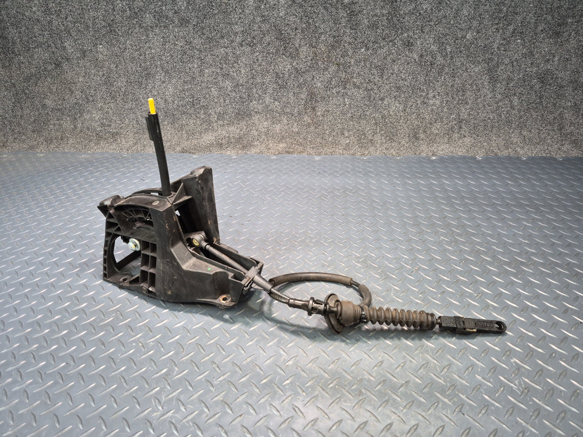 2008-2009 Hummer H2 A/T Automatic Transmission Gear Shifter Selector