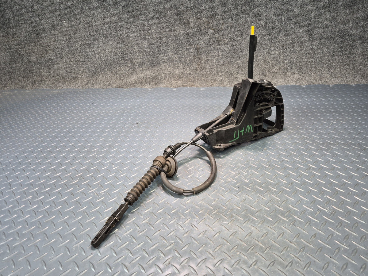 2008-2009 Hummer H2 A/T Automatic Transmission Gear Shifter Selector