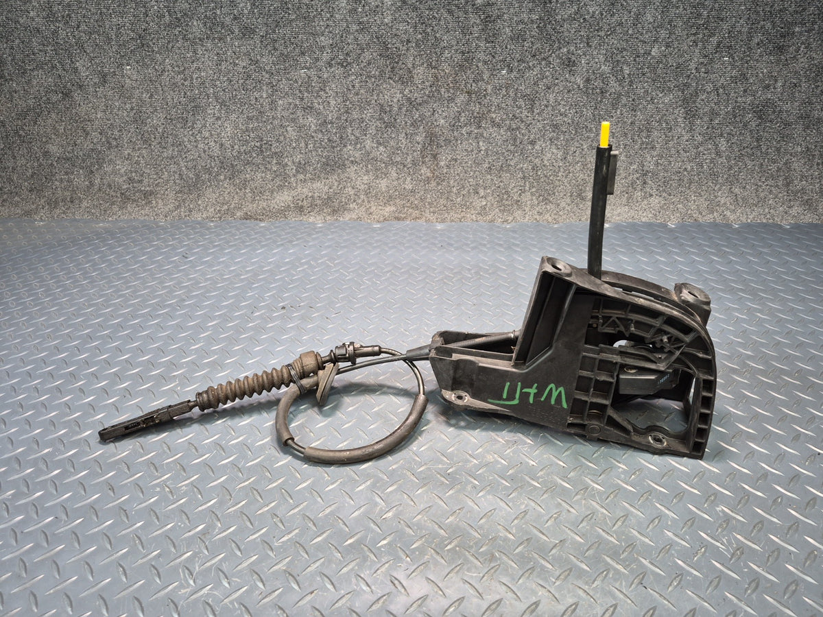 2008-2009 Hummer H2 A/T Automatic Transmission Gear Shifter Selector