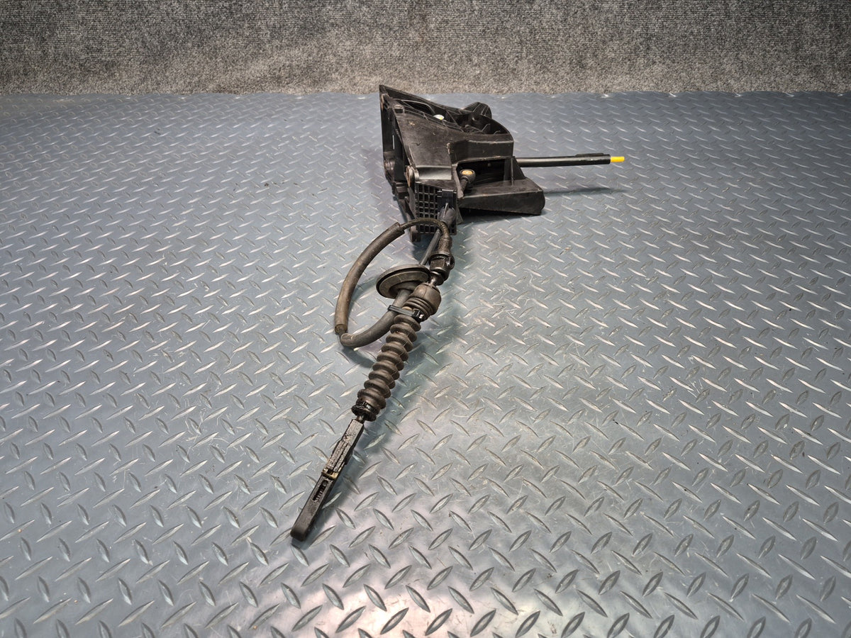 2008-2009 Hummer H2 A/T Automatic Transmission Gear Shifter Selector