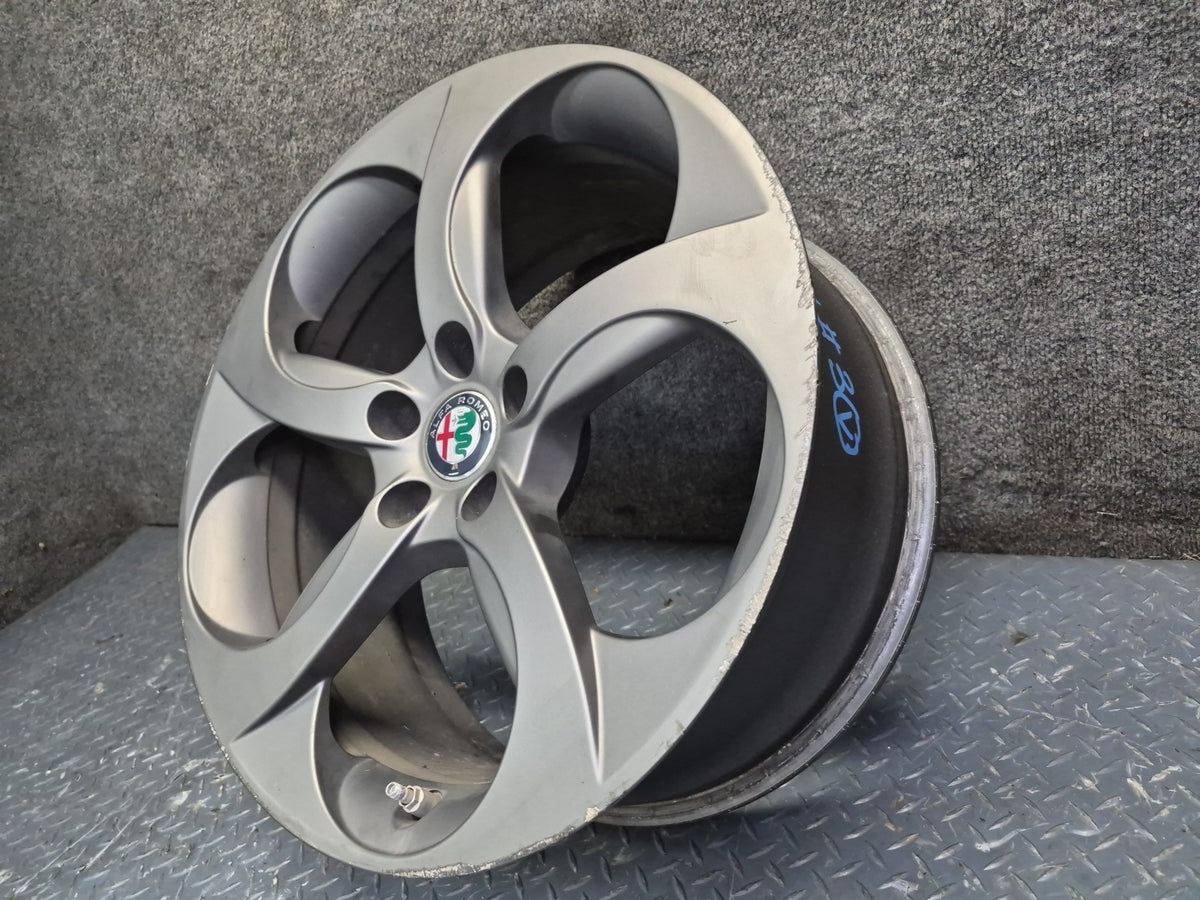 17-19 Alfa Romeo Giulia Factory R18" Alloy Wheel Rim 18x8J ET33 OEM