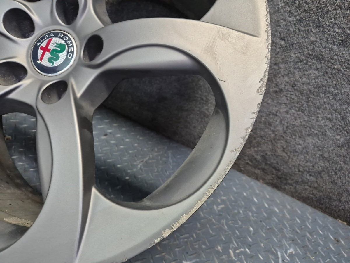 17-19 Alfa Romeo Giulia Factory R18" Alloy Wheel Rim 18x8J ET33 OEM