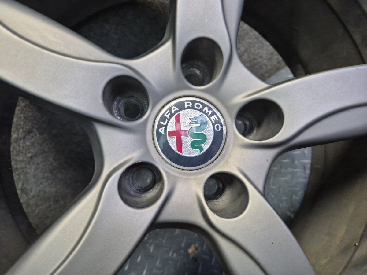 17-19 Alfa Romeo Giulia Factory R18" Alloy Wheel Rim 18x8J ET33 OEM