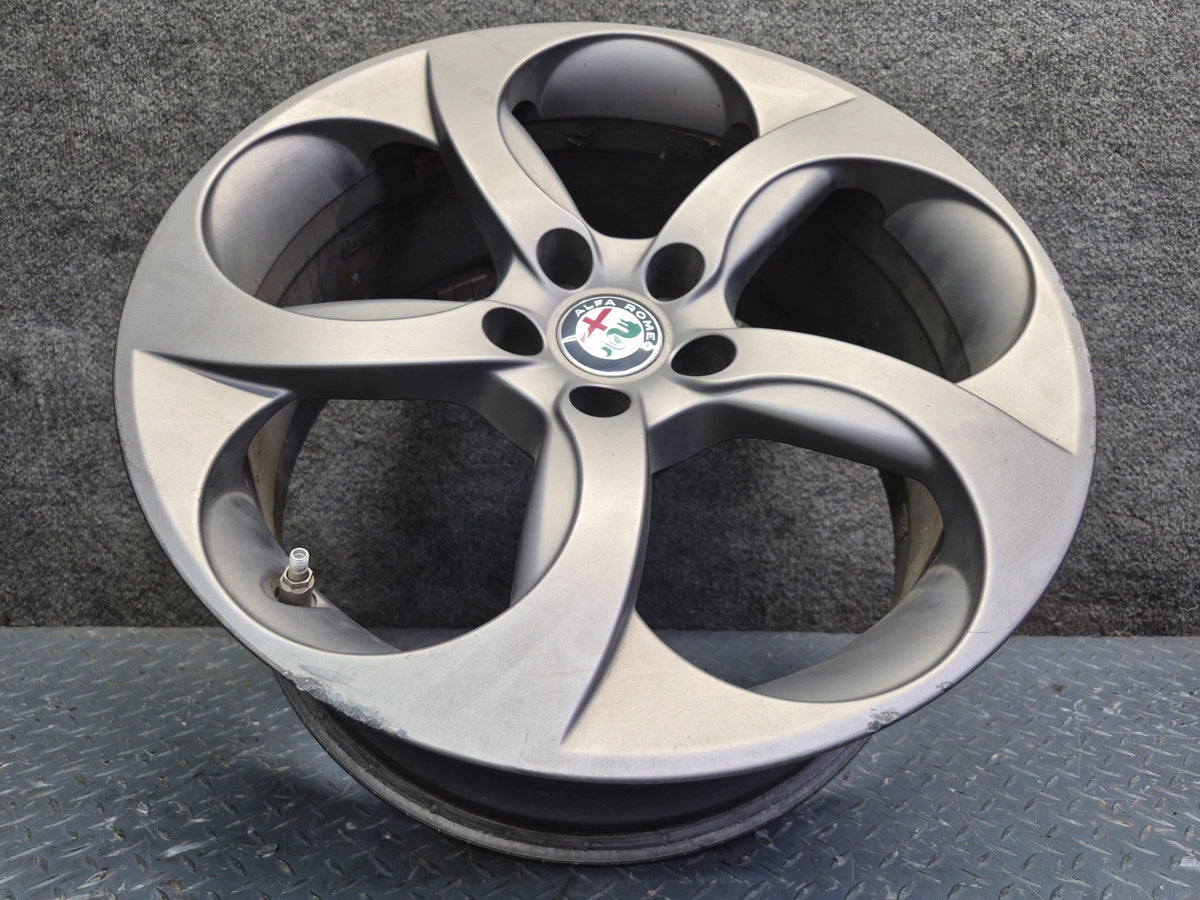 17-19 Alfa Romeo Giulia Factory R18" Alloy Wheel Rim 18x8J ET33 OEM