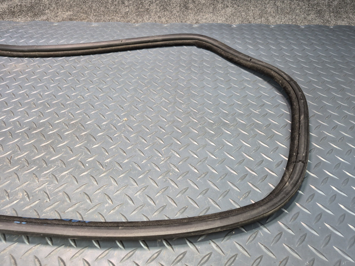 01-06 BMW E46 330ci Convertible Rear Trunk Lid Weatherstrip Rubber Seal OEM
