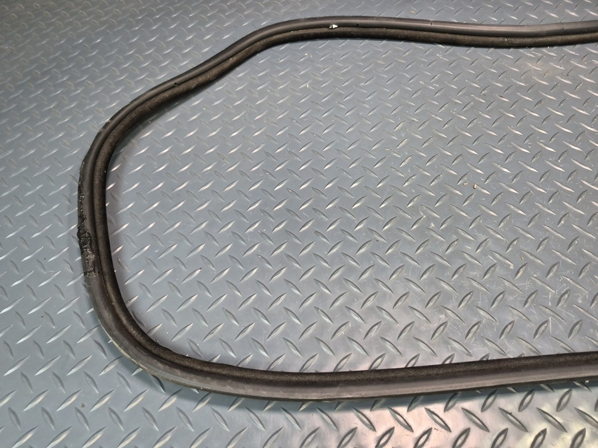 01-06 BMW E46 330ci Convertible Rear Trunk Lid Weatherstrip Rubber Seal OEM