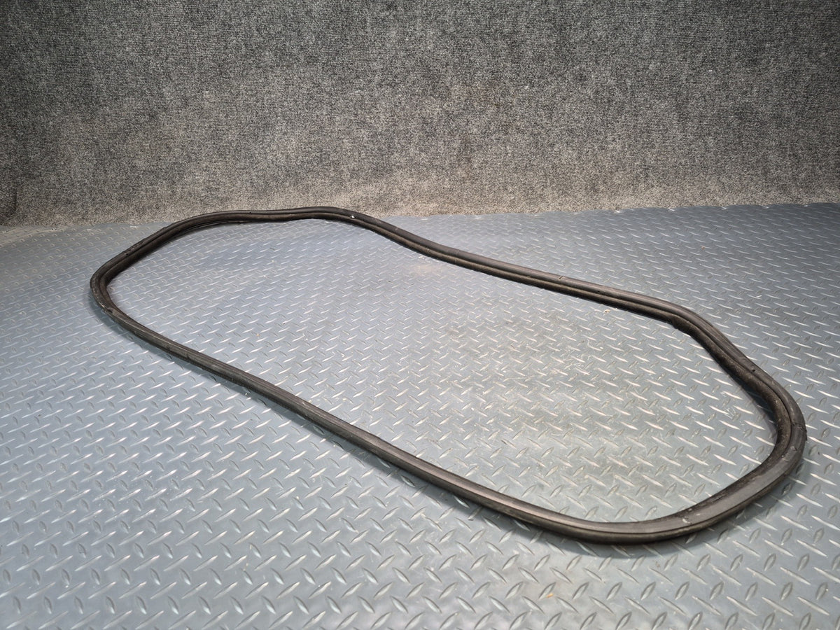 01-06 BMW E46 330ci Convertible Rear Trunk Lid Weatherstrip Rubber Seal OEM