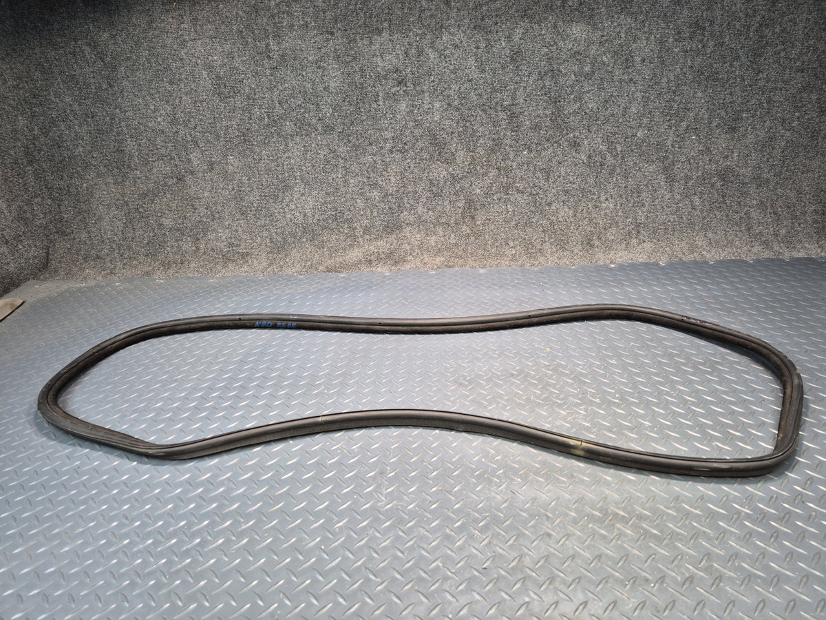 01-06 BMW E46 330ci Convertible Rear Trunk Lid Weatherstrip Rubber Seal OEM
