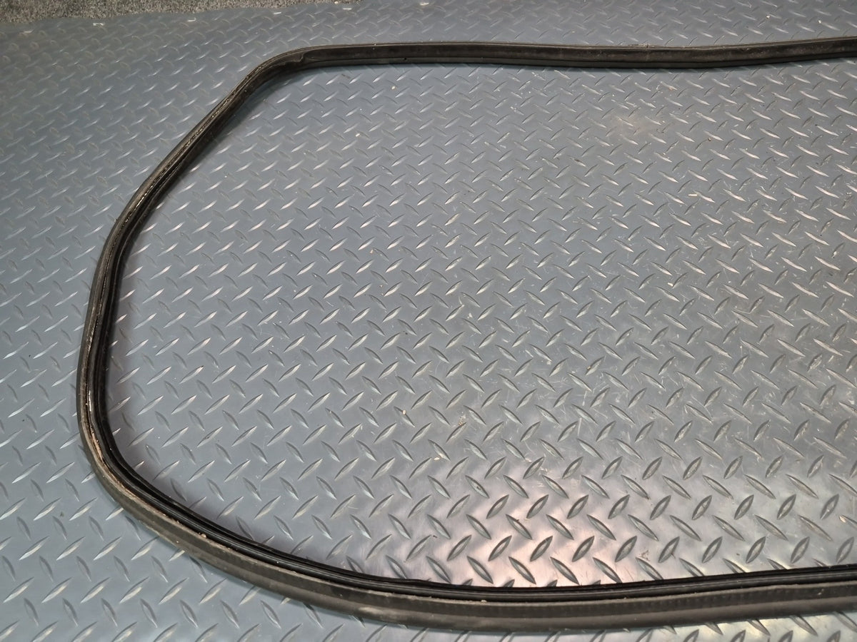01-06 BMW E46 330ci Convertible Rear Trunk Lid Weatherstrip Rubber Seal OEM