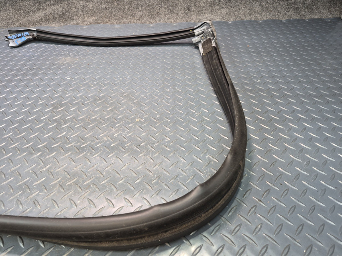 05-13 Chevrolet Corvette C6 Convert Front Windshield Frame Weatherstrip Seal OEM