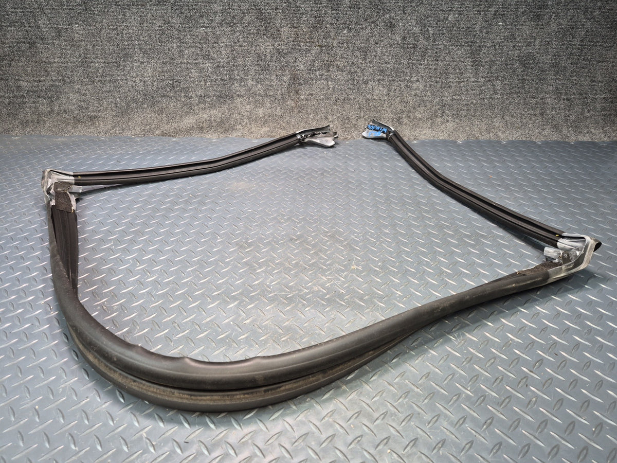 05-13 Chevrolet Corvette C6 Convert Front Windshield Frame Weatherstrip Seal OEM