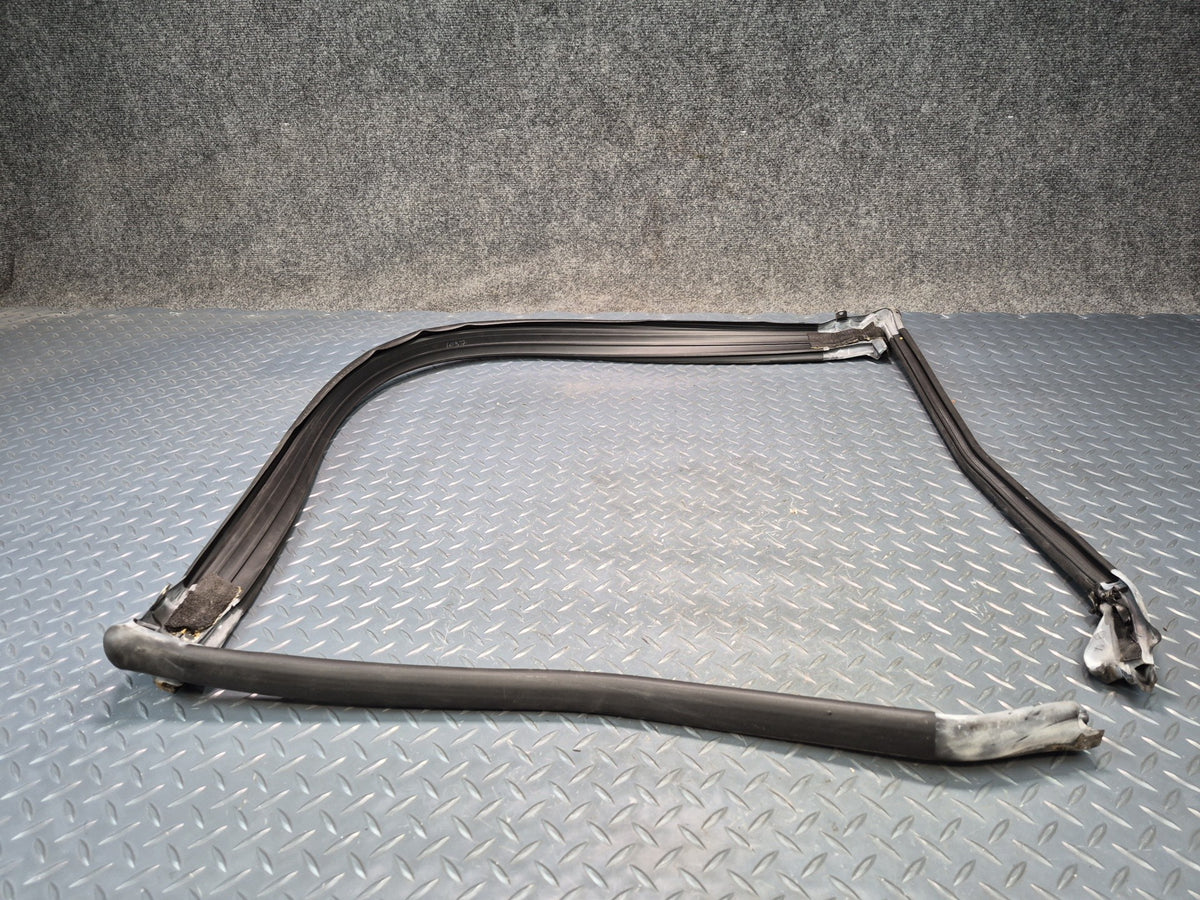 05-13 Chevrolet Corvette C6 Convert Front Windshield Frame Weatherstrip Seal OEM
