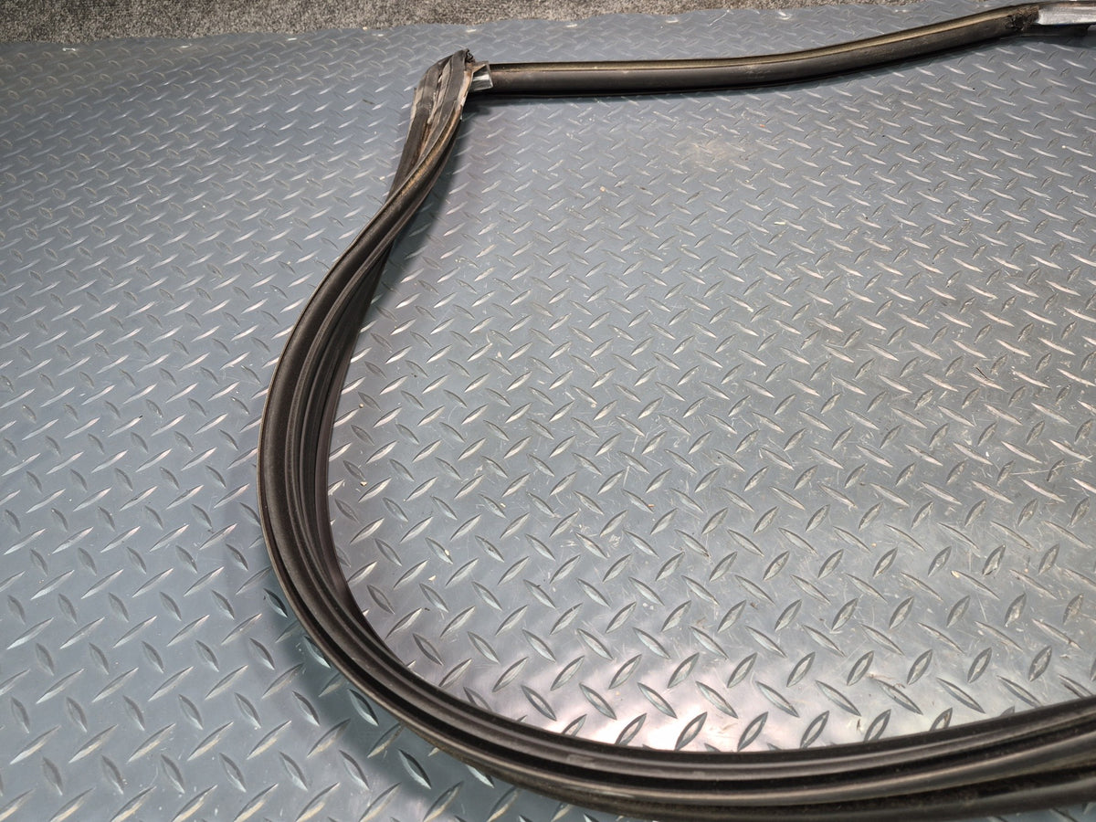 05-13 Chevrolet Corvette C6 Convert Front Windshield Frame Weatherstrip Seal OEM