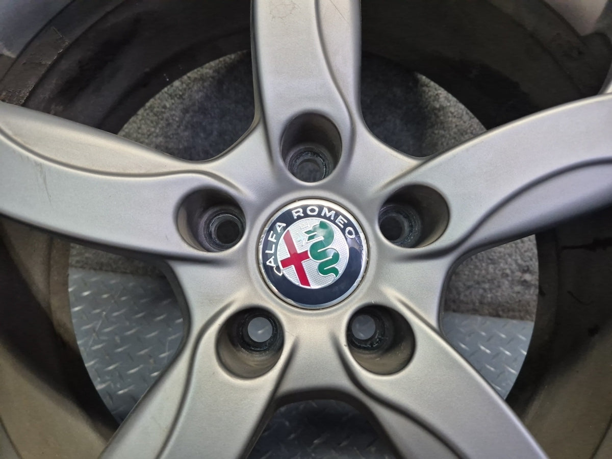 17-19 Alfa Romeo Giulia Factory R18" Alloy Wheel Rim 18x8J ET33 OEM