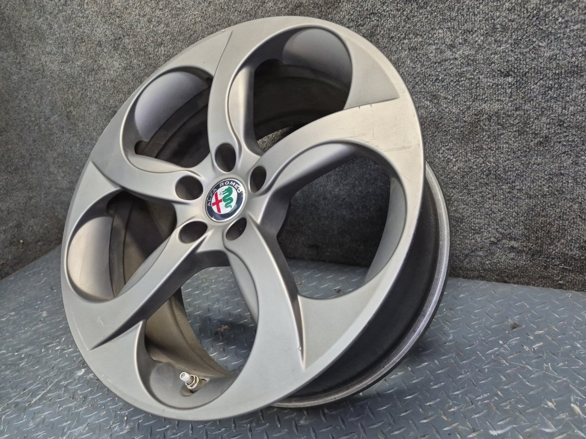 17-19 Alfa Romeo Giulia Factory R18" Alloy Wheel Rim 18x8J ET33 OEM