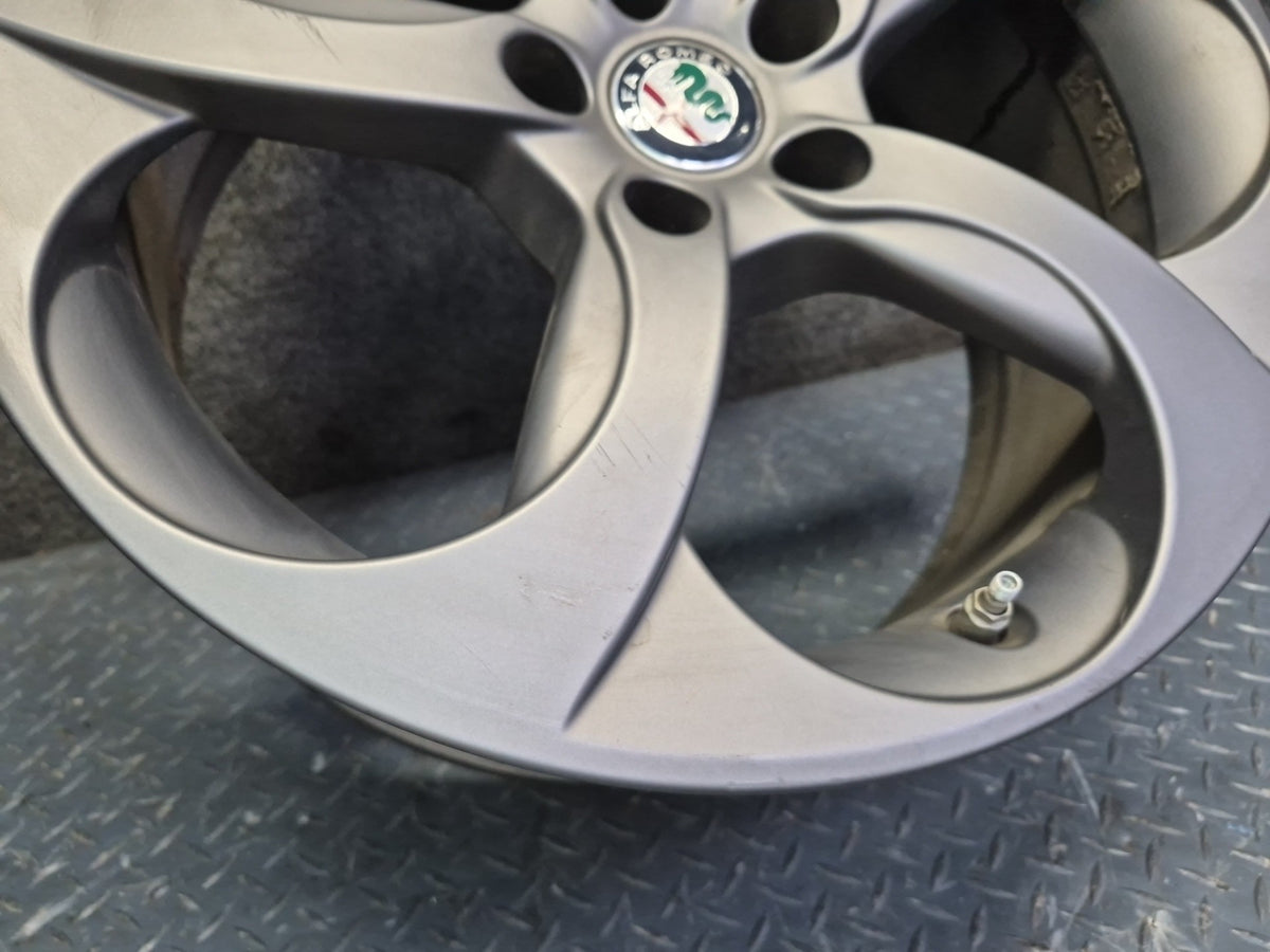 17-19 Alfa Romeo Giulia Factory R18" Alloy Wheel Rim 18x8J ET33 OEM