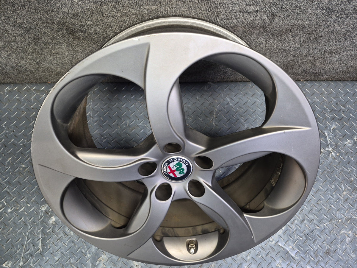17-19 Alfa Romeo Giulia Factory R18" Alloy Wheel Rim 18x8J ET33 OEM
