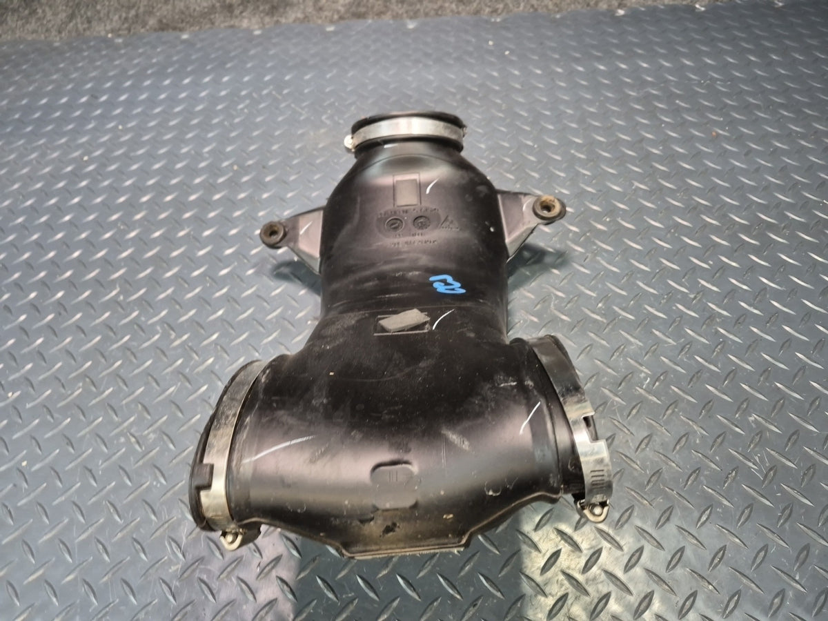 05-09 Chevrolet Corvette C6 Air Intake Duct Tube Line 15214584 OEM
